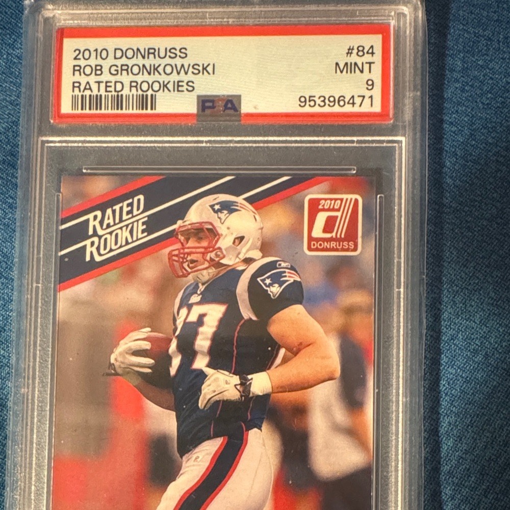 2010 Donruss Rob Gronkowski Rated Rookie Card